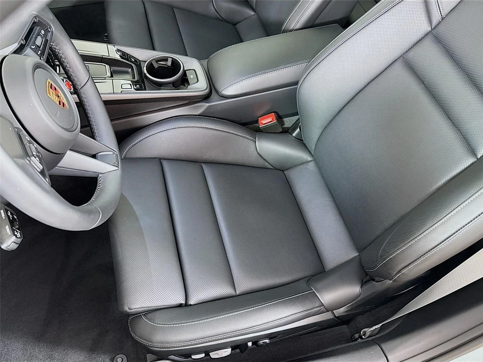 2025 Porsche 992 Carrera - Image 19 of 21