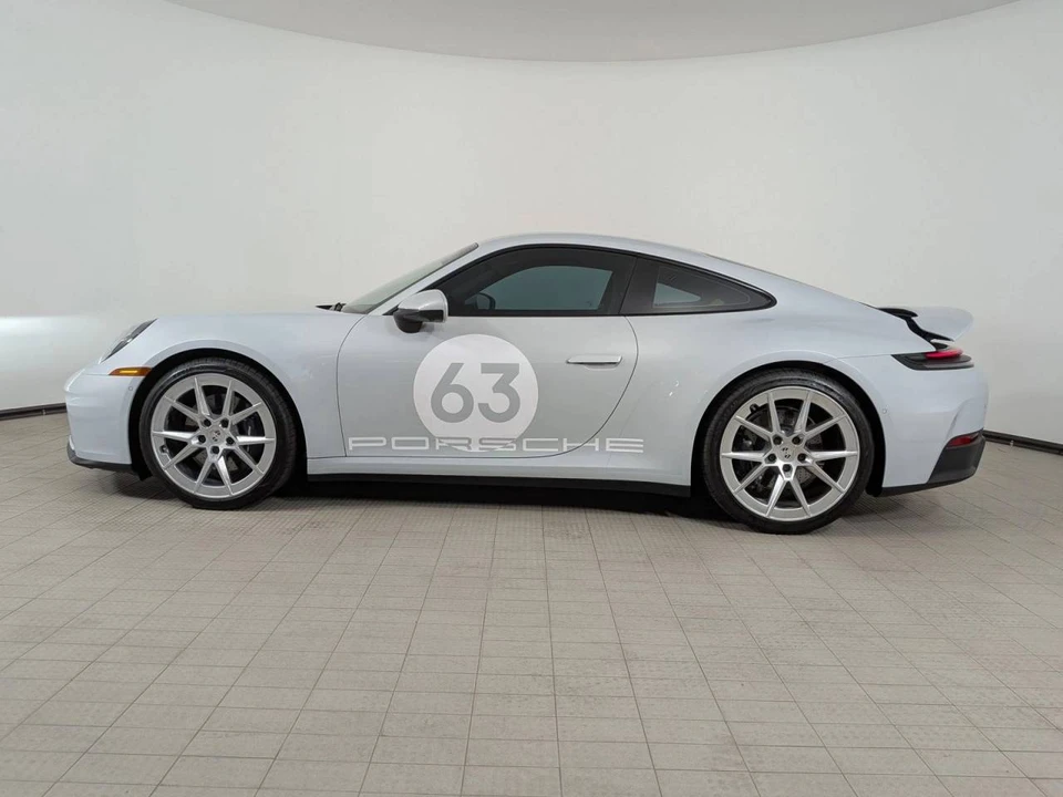 2025 Porsche 992 Carrera - Image 2 of 5