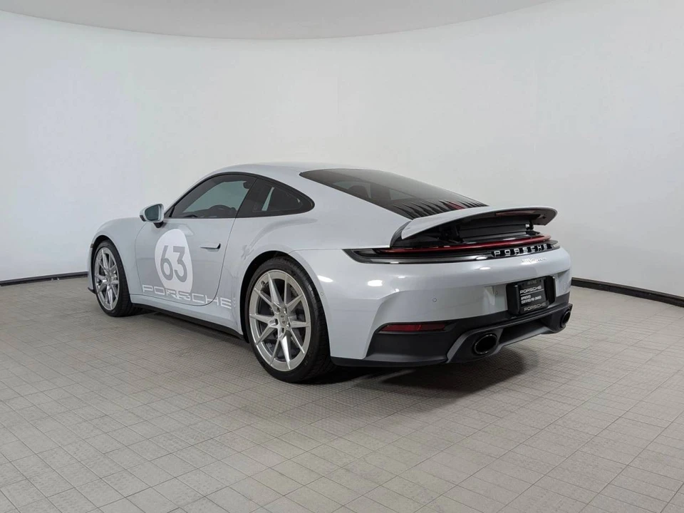 2025 Porsche 992 Carrera - Image 3 of 5