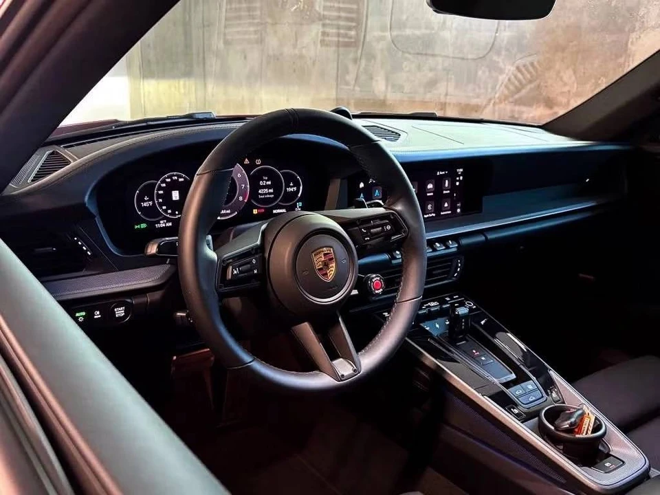 2025 Porsche 992 Carrera - Image 4 of 5
