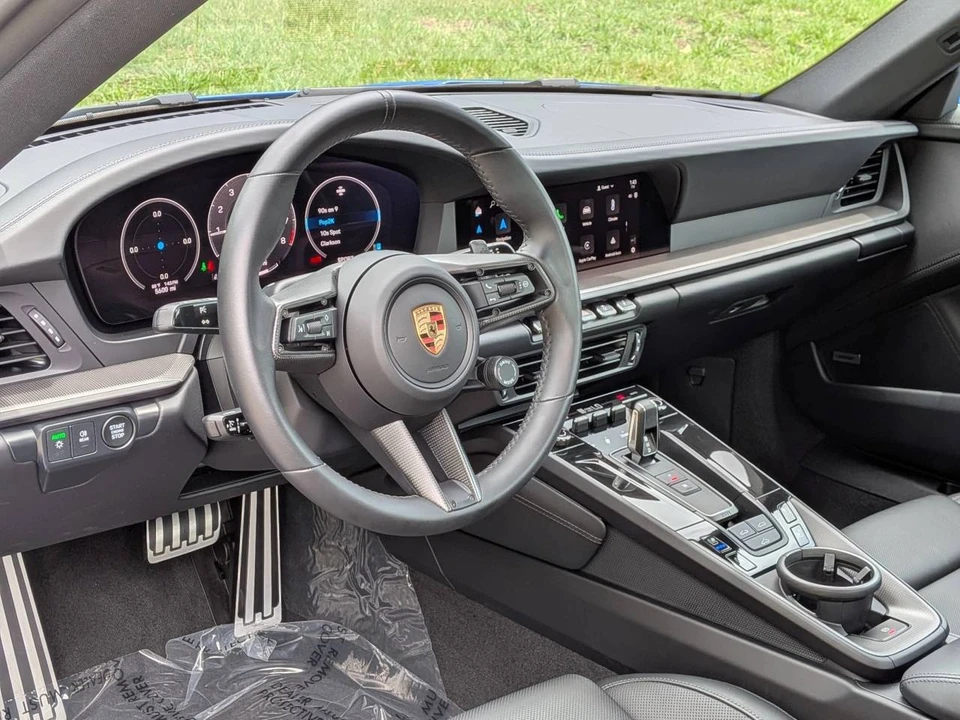 2025 Porsche 992 Carrera - Image 4 of 5
