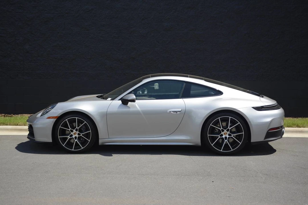 2025 Porsche 992 Carrera - Image 2 of 5