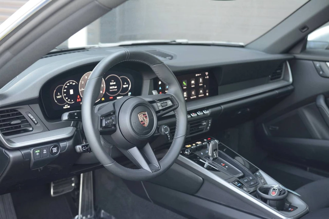 2025 Porsche 992 Carrera - Image 4 of 5