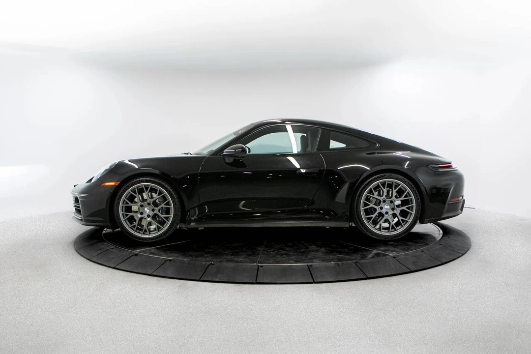 2025 Porsche 992 Carrera - Image 2 of 5