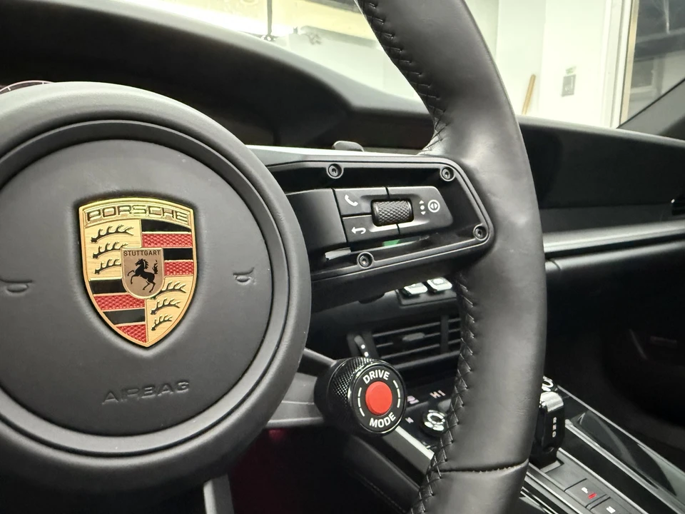 2025 Porsche 992 Carrera - Image 20 of 21