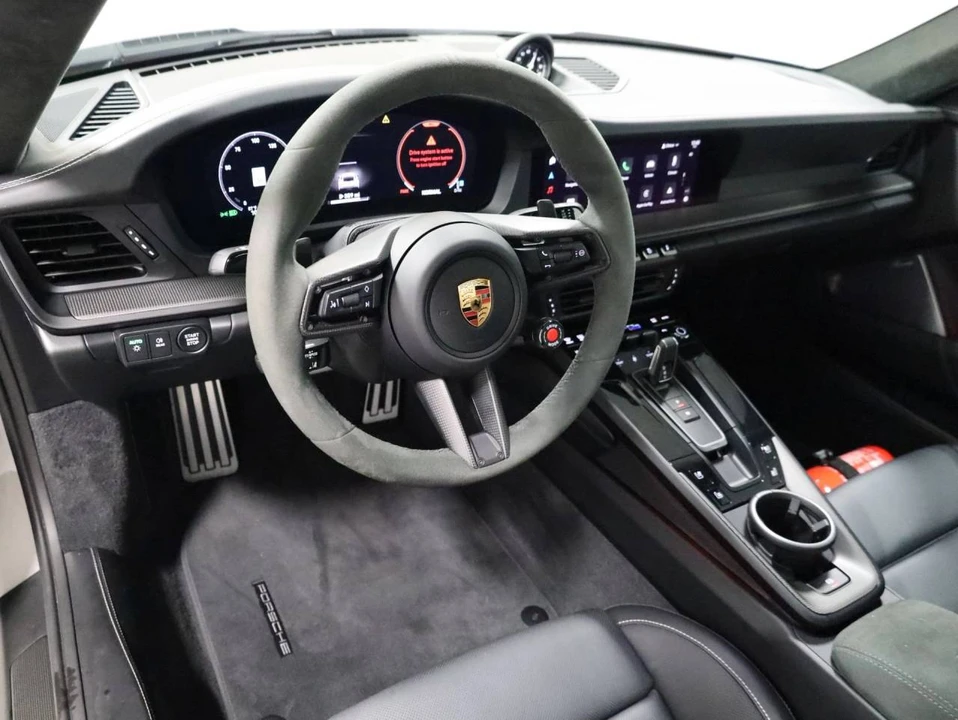 2025 Porsche 992 Carrera - Image 4 of 4