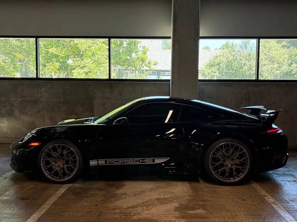 2025 Porsche 992 Carrera - Image 2 of 5