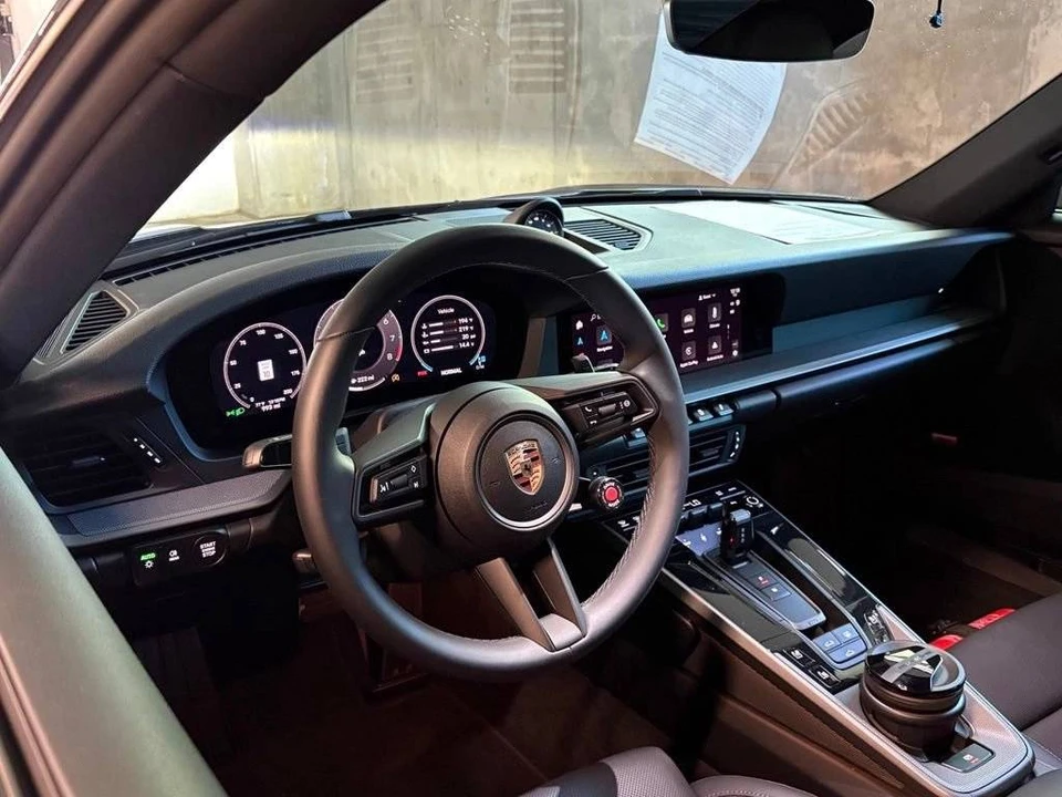 2025 Porsche 992 Carrera - Image 4 of 5