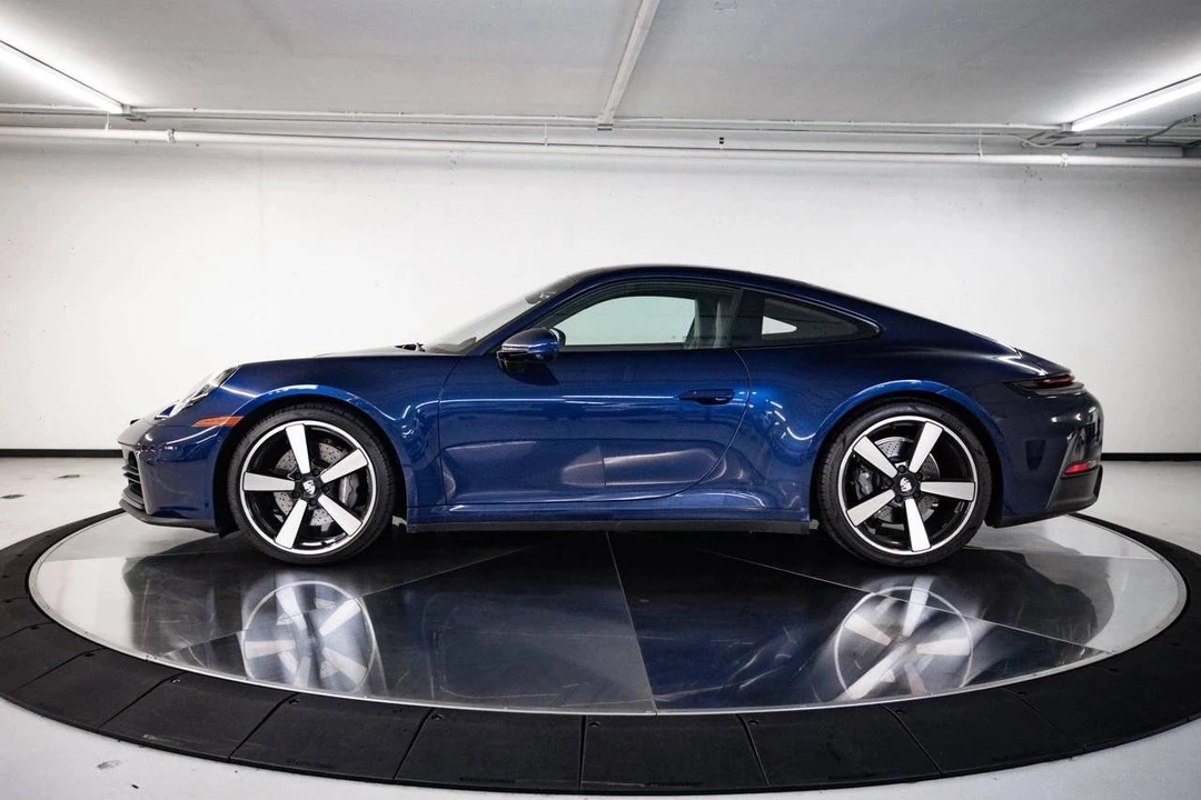 2025 Porsche 992 Carrera - Image 2 of 4