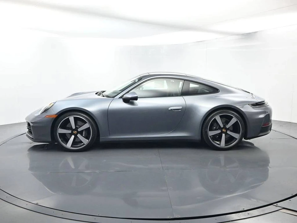 2025 Porsche 992 Carrera - Image 2 of 5