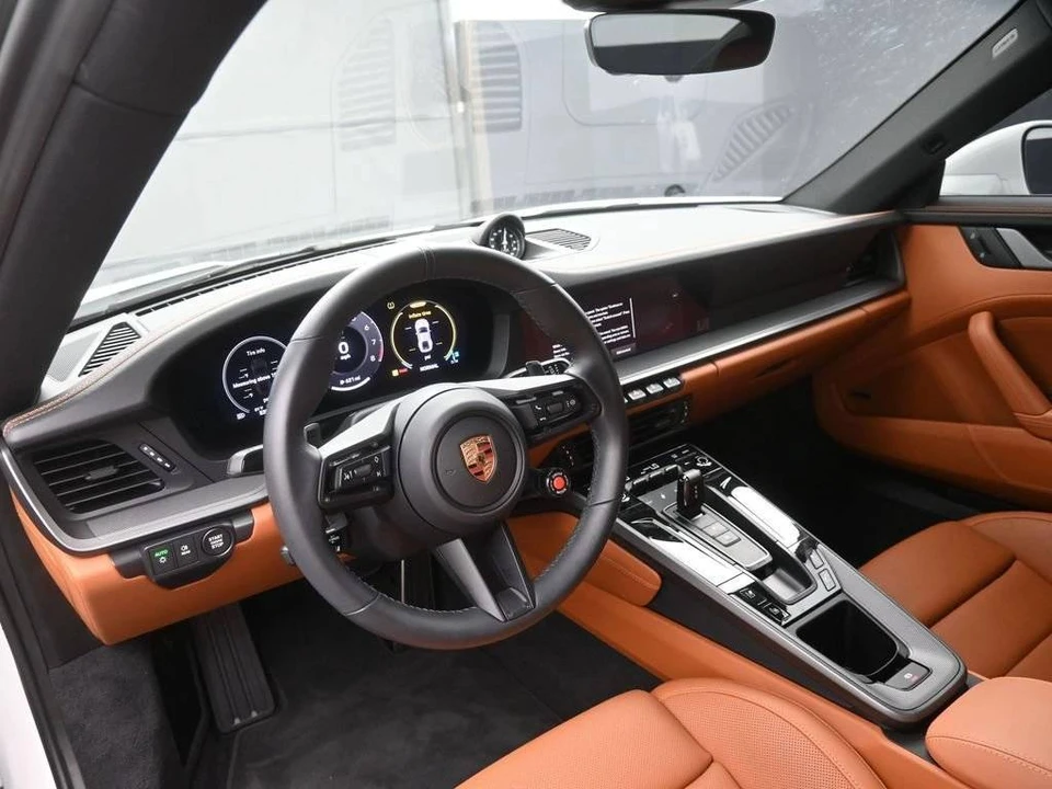 2025 Porsche 992 Carrera - Image 4 of 4