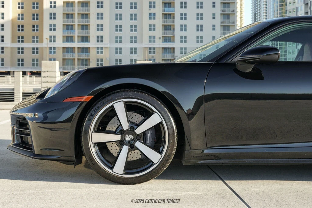 2025 Porsche 992 Carrera - Image 4 of 12