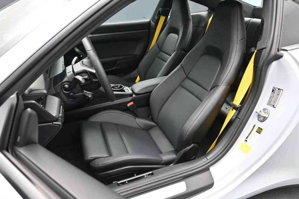 2025 Porsche 992 Carrera - Image 5 of 5