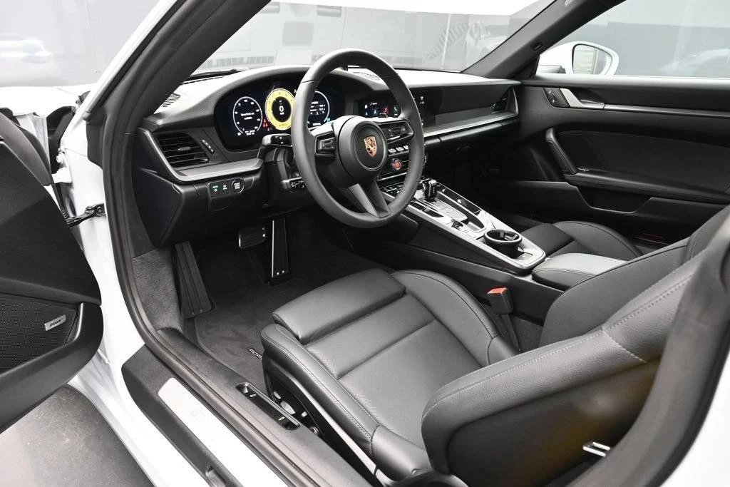 2025 Porsche 992 Carrera - Image 4 of 5