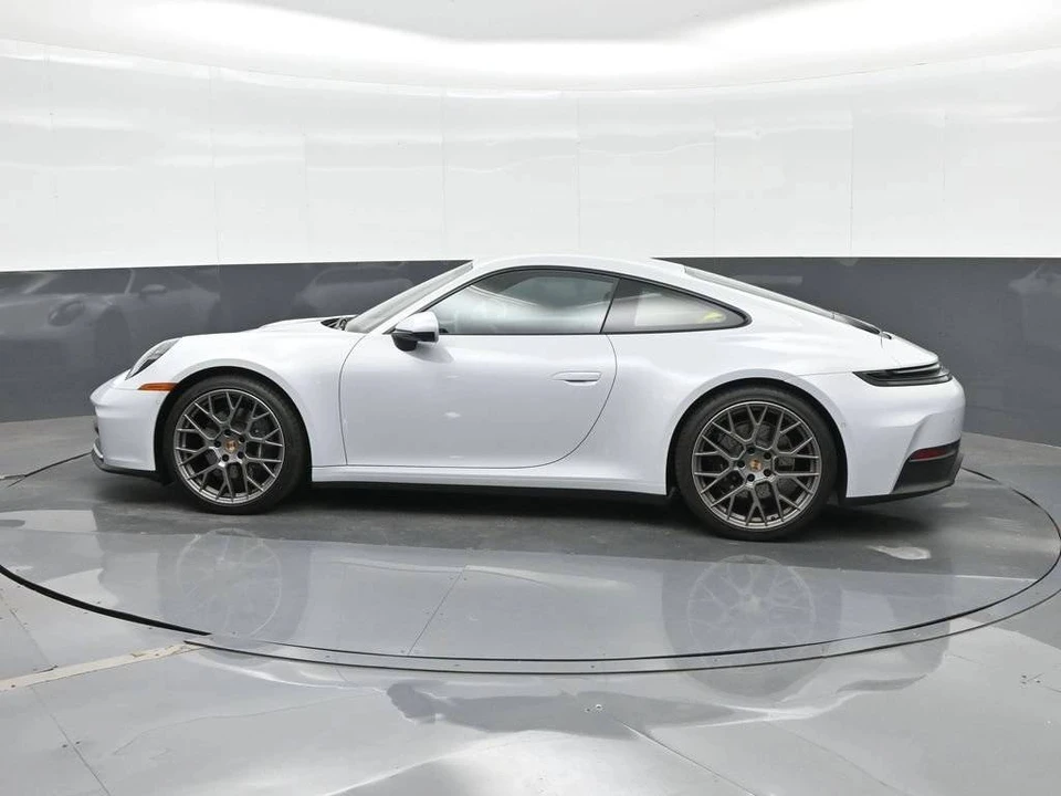 2025 Porsche 992 Carrera - Image 2 of 5
