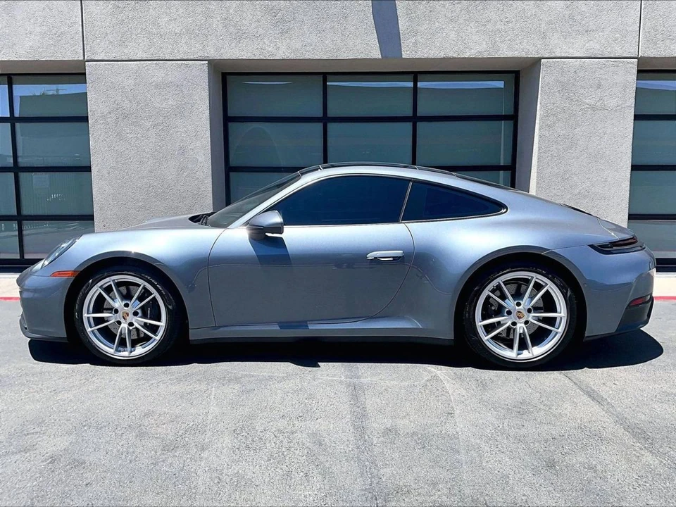 2025 Porsche 992 Carrera - Image 2 of 5