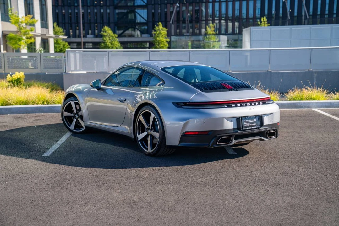 2025 Porsche 992 Carrera - Image 3 of 4