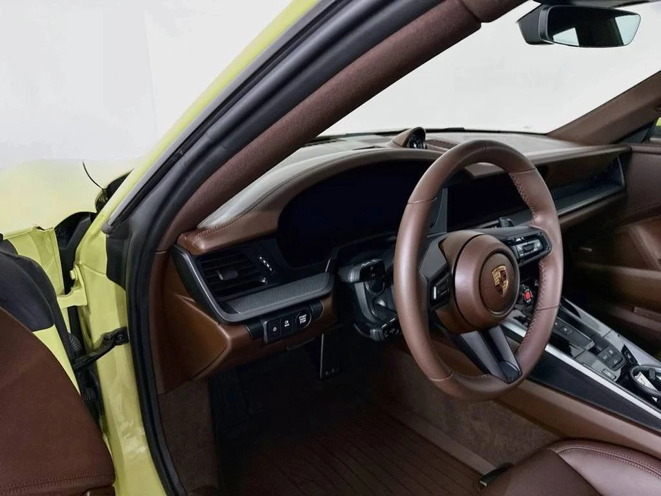 2025 Porsche 992 Carrera - Image 4 of 4