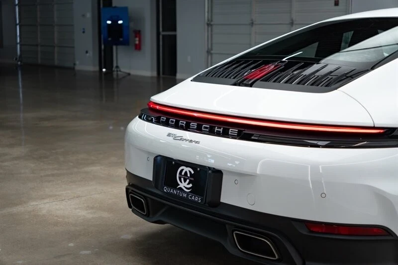 2025 Porsche 992 Carrera - Image 8 of 21