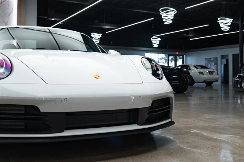 2025 Porsche 992 Carrera - Image 4 of 21