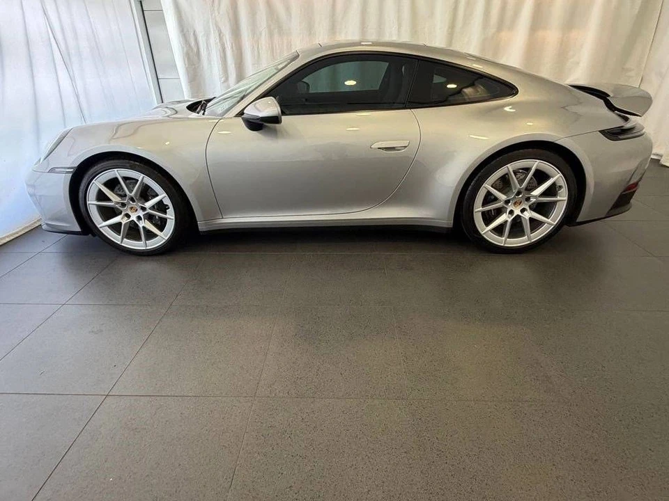 2025 Porsche 992 Carrera - Image 2 of 5