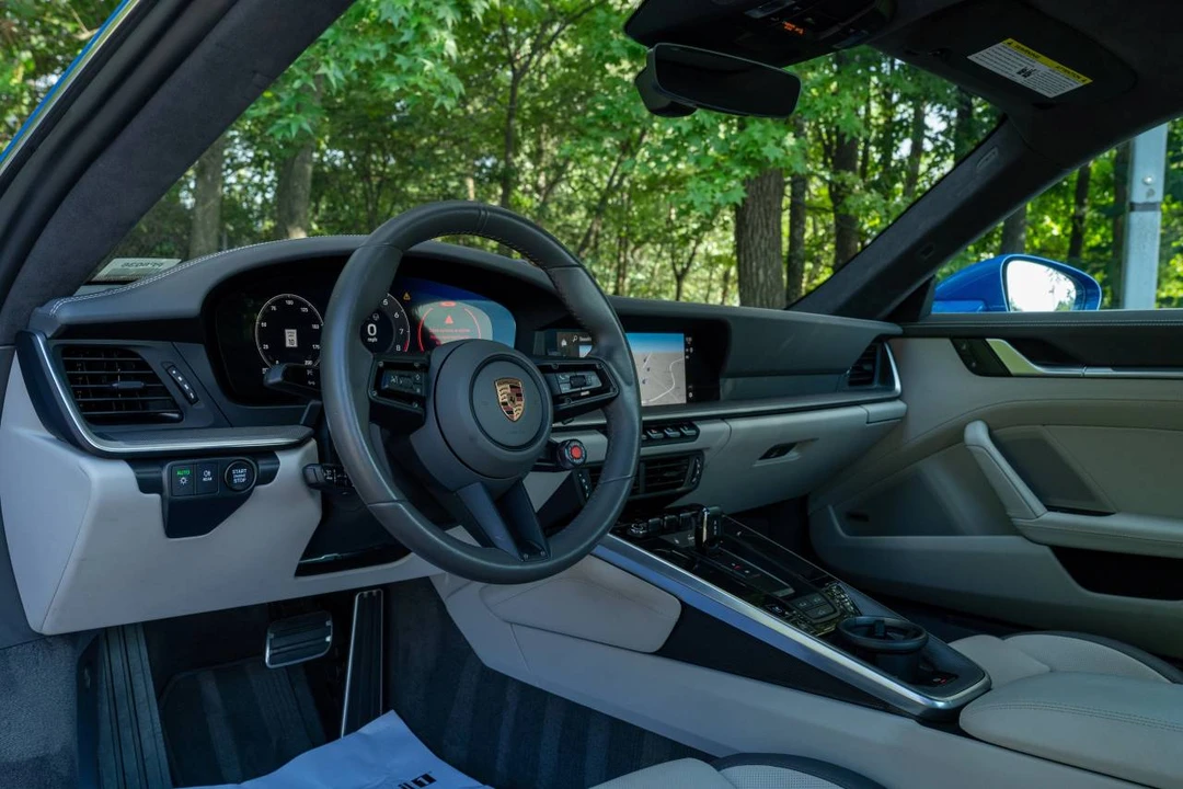 2025 Porsche 992 Carrera - Image 4 of 4
