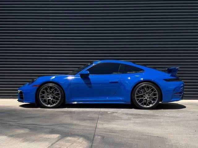 2025 Porsche 992 Carrera - Image 2 of 4