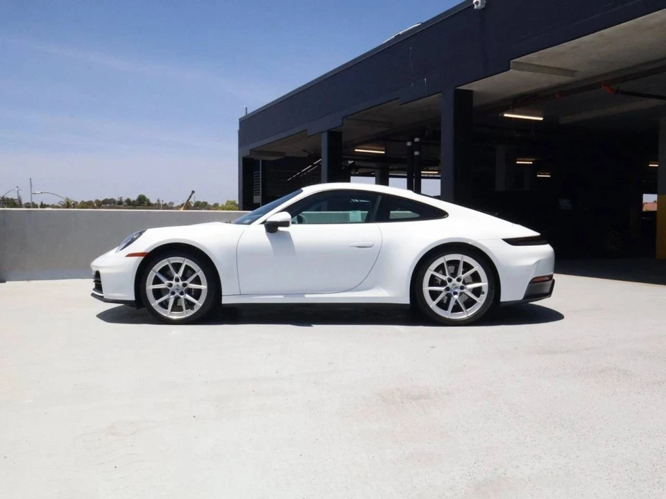 2025 Porsche 992 Carrera - Image 2 of 5