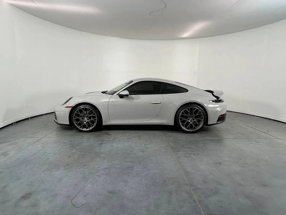 2025 Porsche 992 Carrera - Image 2 of 5