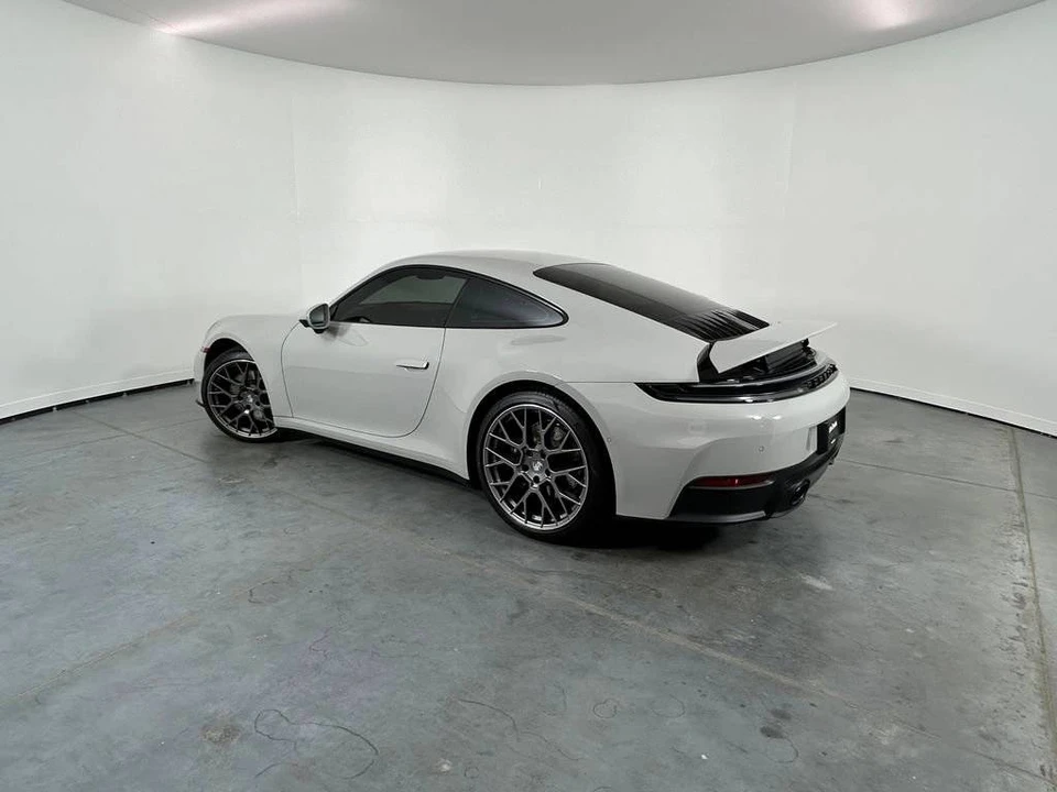 2025 Porsche 992 Carrera - Image 3 of 5