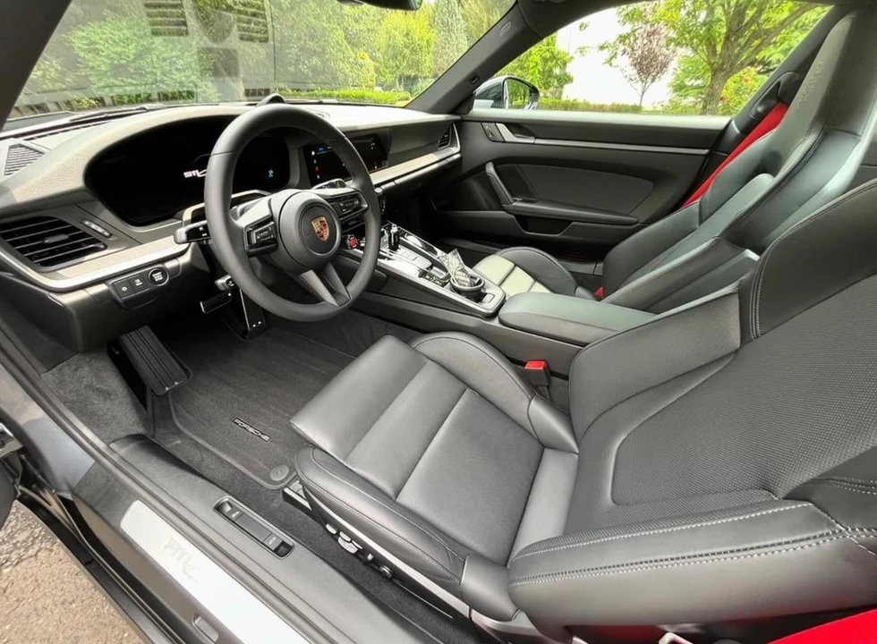 2025 Porsche 992 Carrera - Image 4 of 4