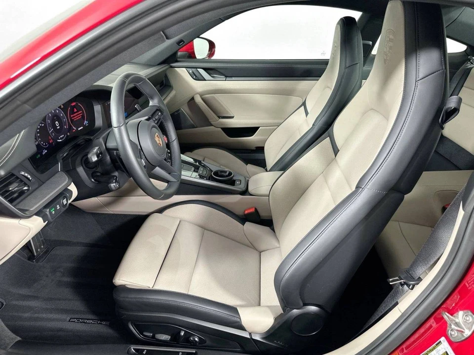 2025 Porsche 992 Carrera - Image 5 of 5
