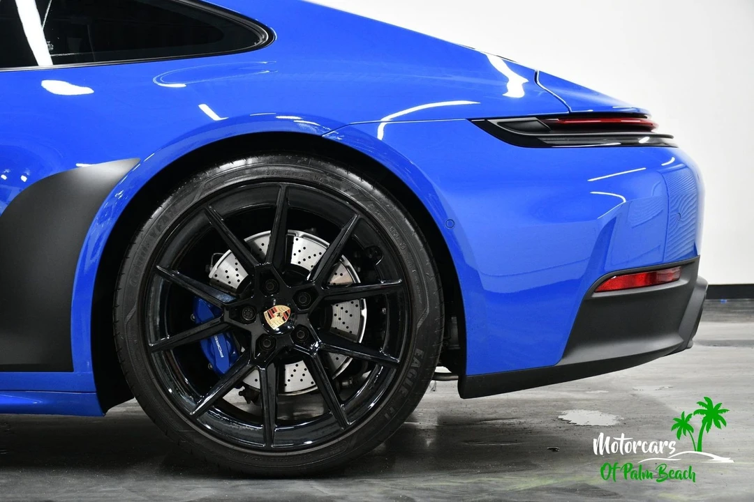 2025 Porsche 992 Carrera - Image 14 of 31