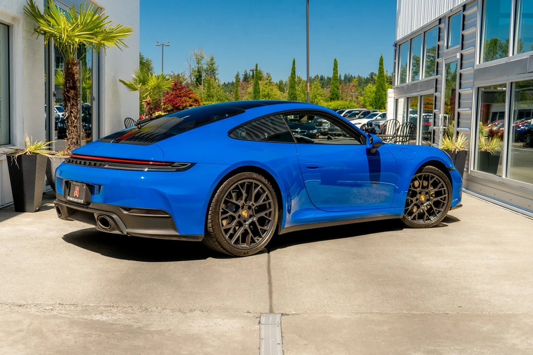 2025 Porsche 992 Carrera - Image 6 of 31