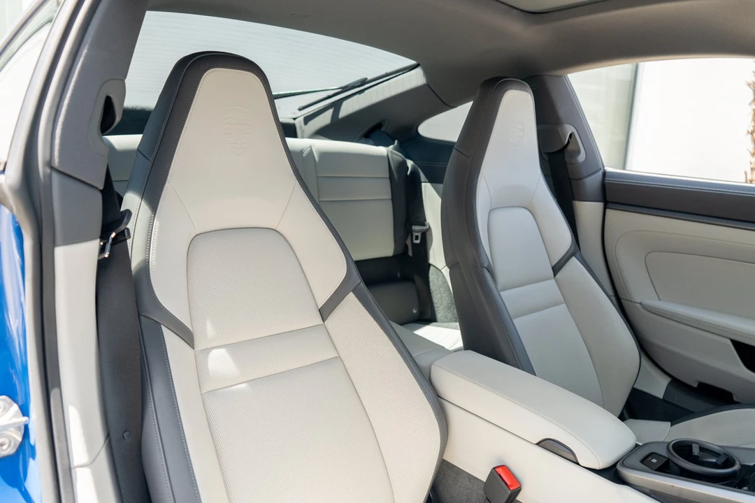 2025 Porsche 992 Carrera - Image 28 of 31