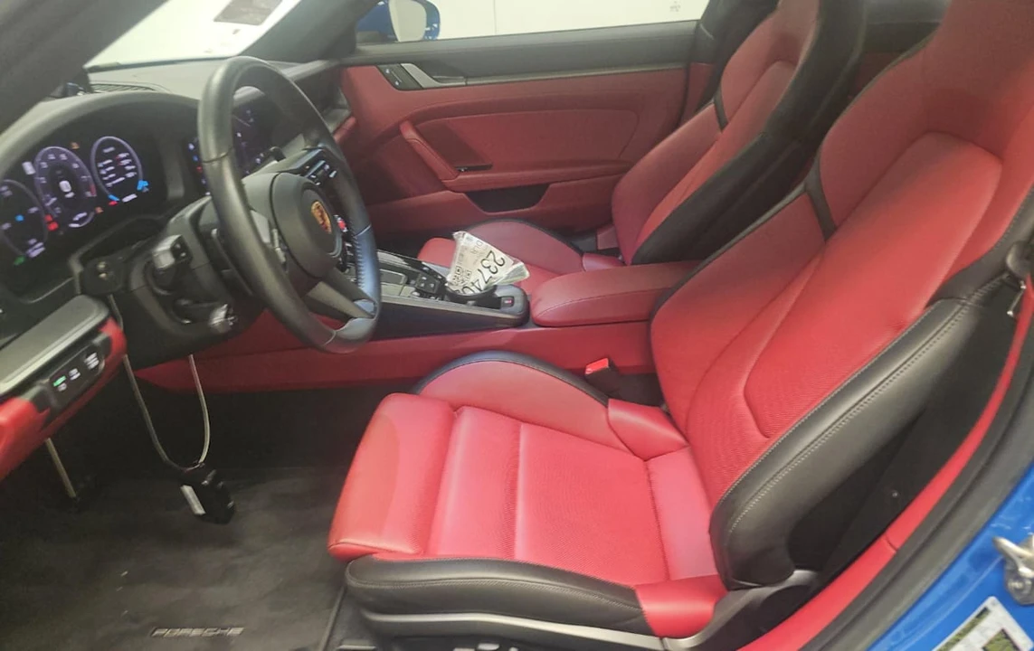 2025 Porsche 992 Carrera - Image 7 of 12