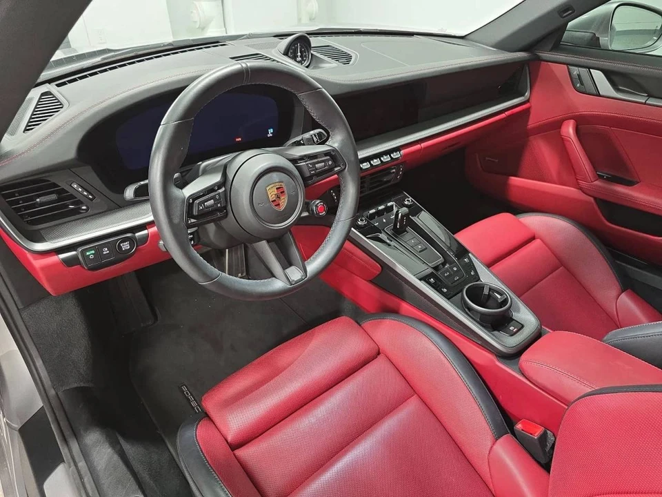 2025 Porsche 992 Carrera - Image 4 of 5
