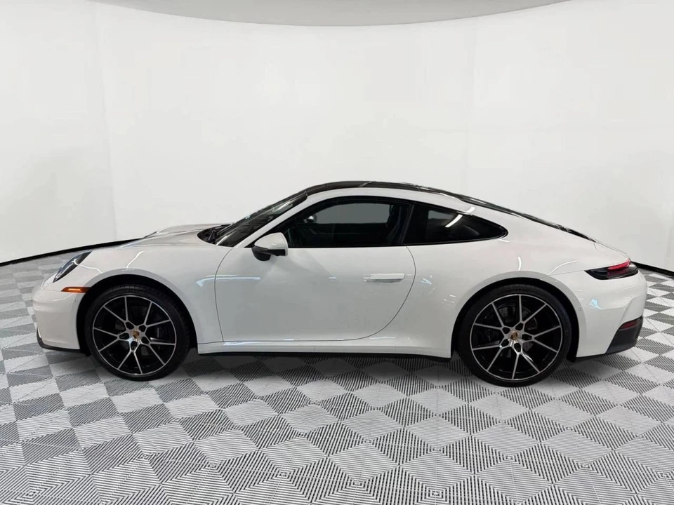 2025 Porsche 992 Carrera - Image 2 of 5
