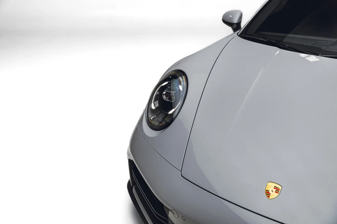 2025 Porsche 992 Carrera - Image 11 of 31