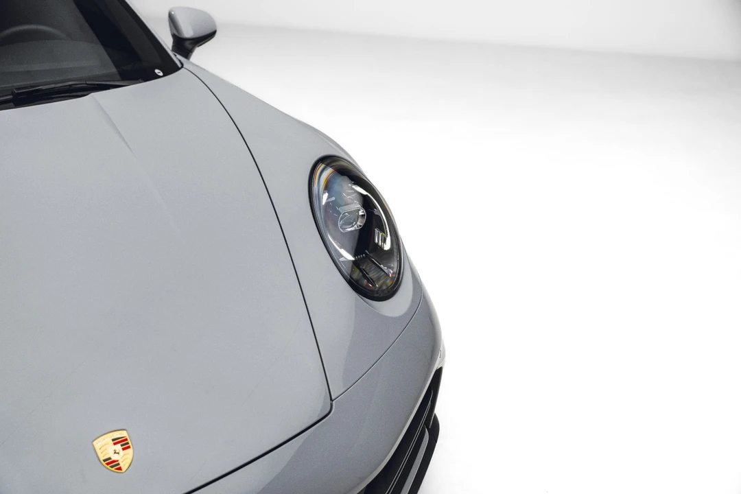 2025 Porsche 992 Carrera - Image 12 of 31