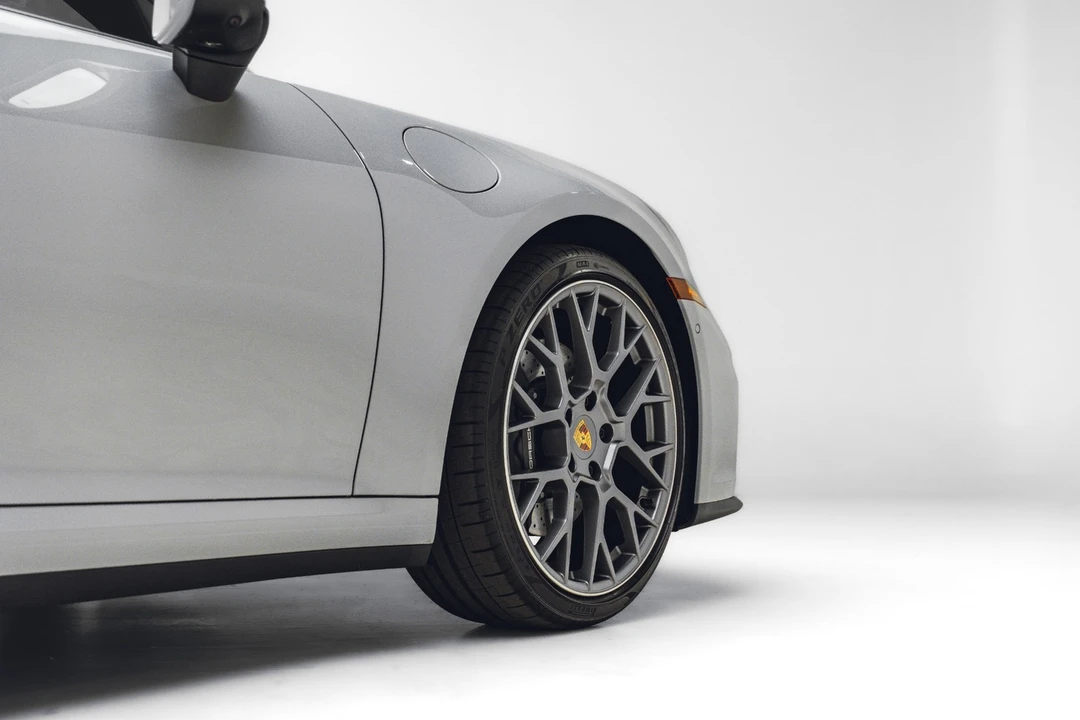 2025 Porsche 992 Carrera - Image 19 of 31