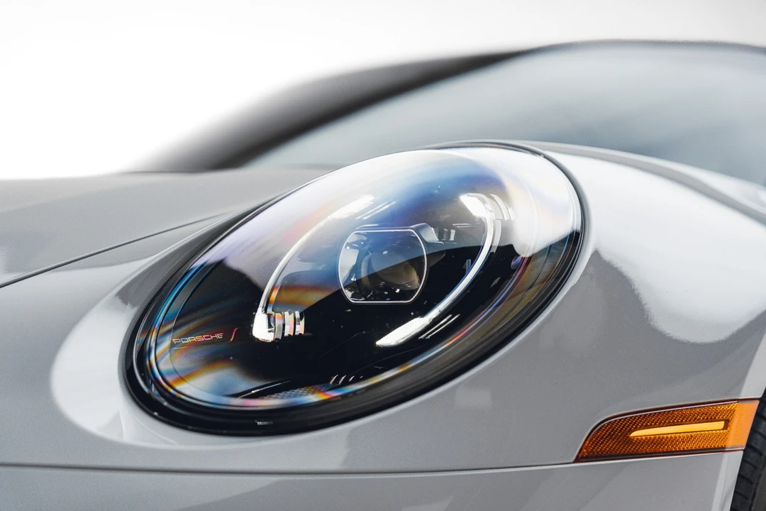 2025 Porsche 992 Carrera - Image 27 of 31