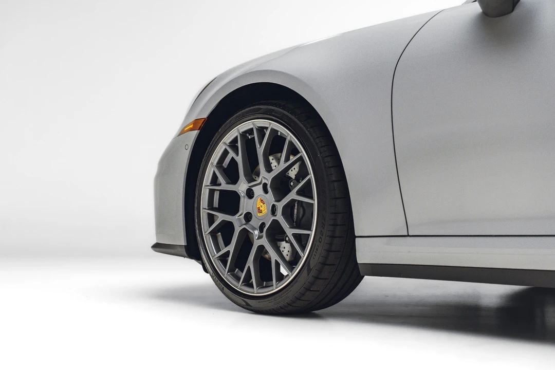 2025 Porsche 992 Carrera - Image 18 of 31