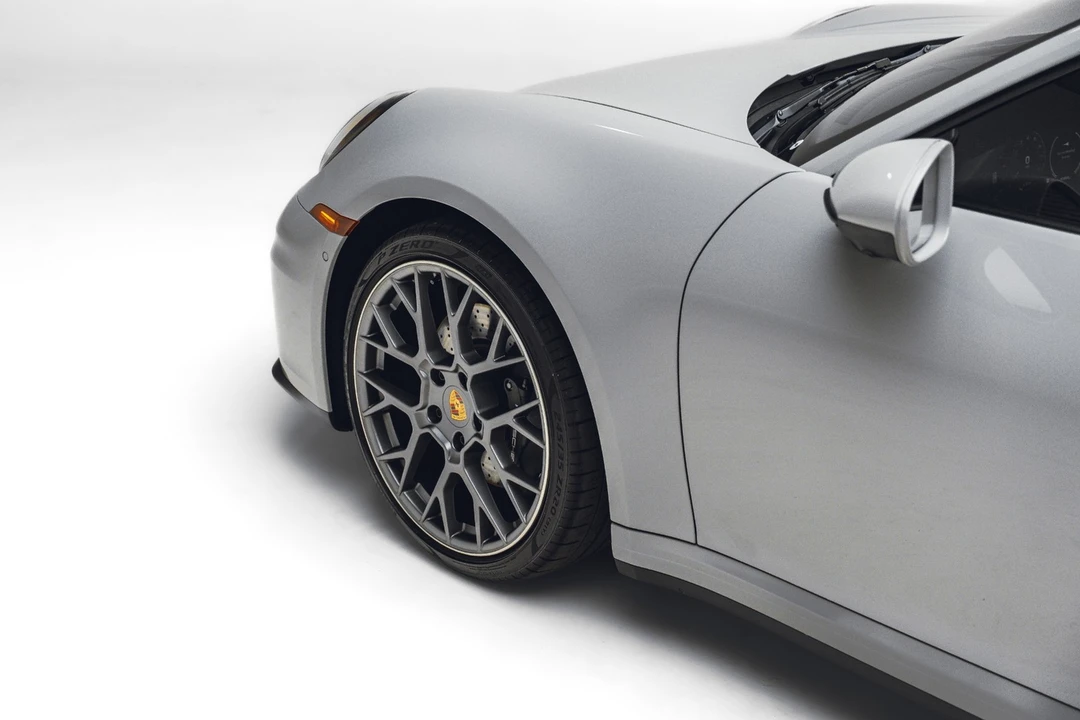 2025 Porsche 992 Carrera - Image 17 of 31