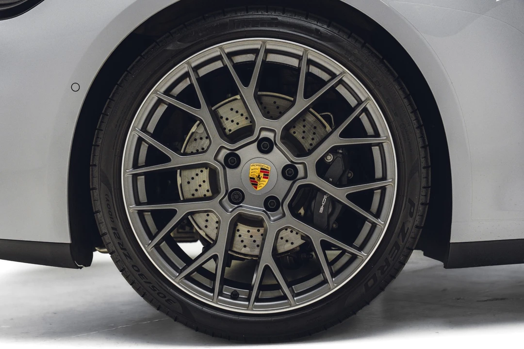 2025 Porsche 992 Carrera - Image 24 of 31