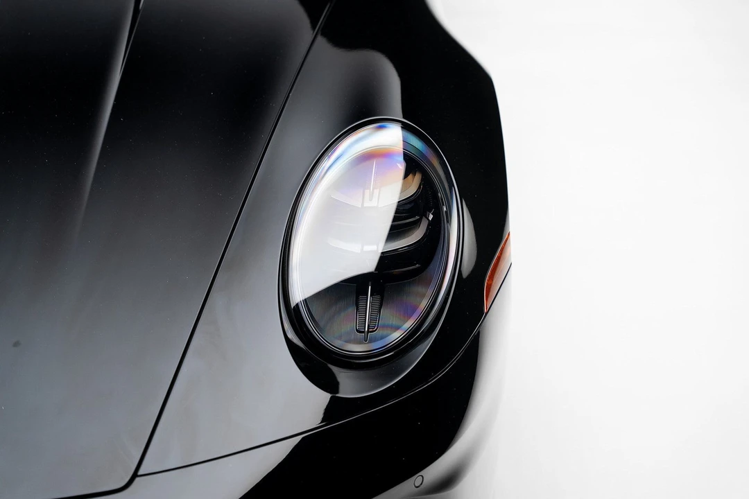 2025 Porsche 992 Carrera - Image 10 of 21