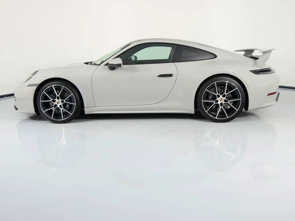 2025 Porsche 992 Carrera - Image 2 of 5