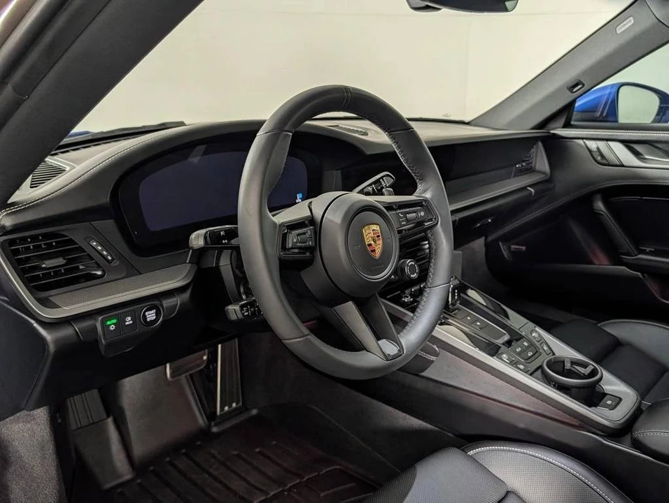 2025 Porsche 992 Carrera - Image 4 of 5