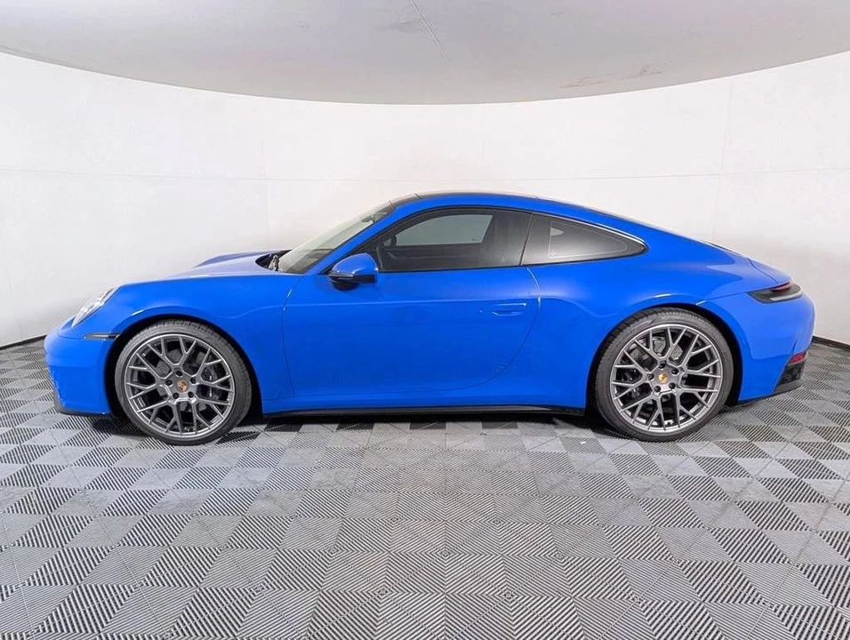 2025 Porsche 992 Carrera - Image 2 of 5
