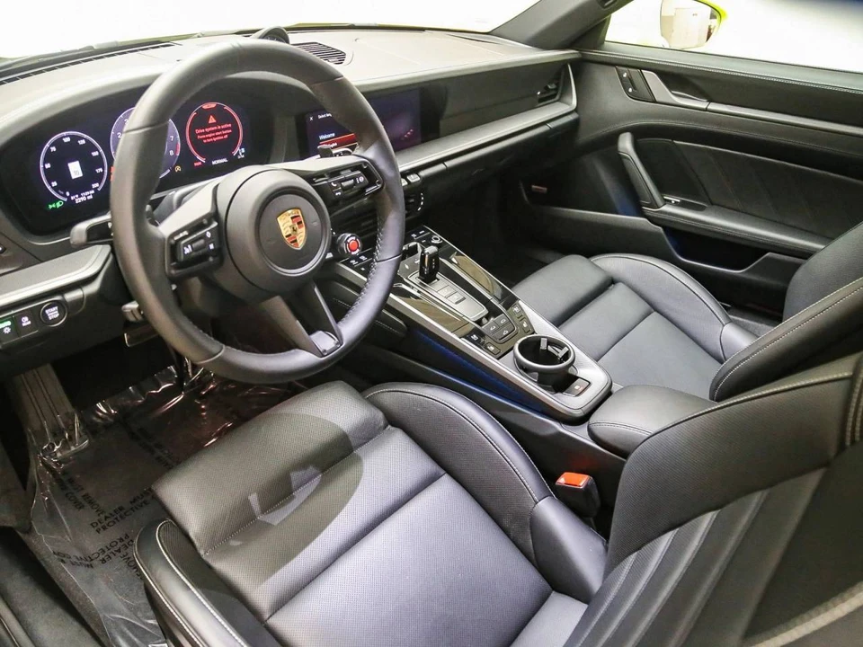 2025 Porsche 992 Carrera - Image 4 of 5
